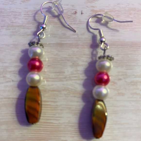 Earring - Picture 3 of 6